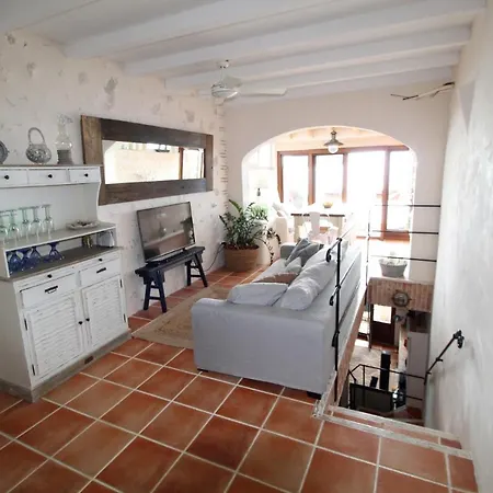 Casa De Diseno Con Piscina Y Preciosas Vistas Al Mar